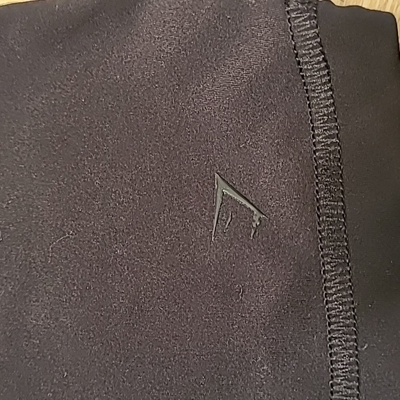 Gymshark Whitney Simmons Large crop top womens black - Picture 2 of 8